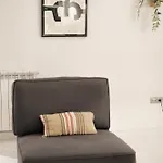 White Cozy Flat In Donostia