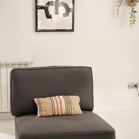 White Cozy Flat In Donostia
